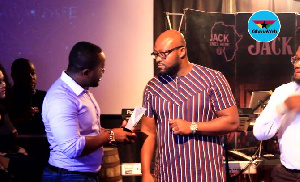 Bennet Agyekum, CEO of Kikibees (right)