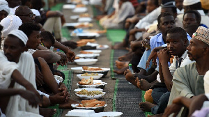 Muslims ready to break a fasting