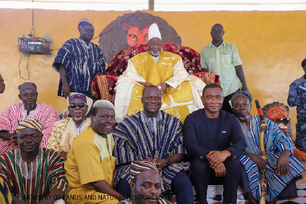 Samuel Jinapor, Mireku Duker and other officials with the Yaa Naa