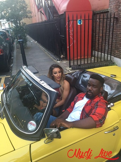 Sarkodie and Bobby Lewis on set