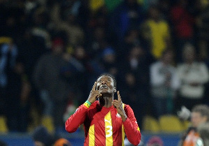 Asamoah Gyan Looks Up 10Oct2010