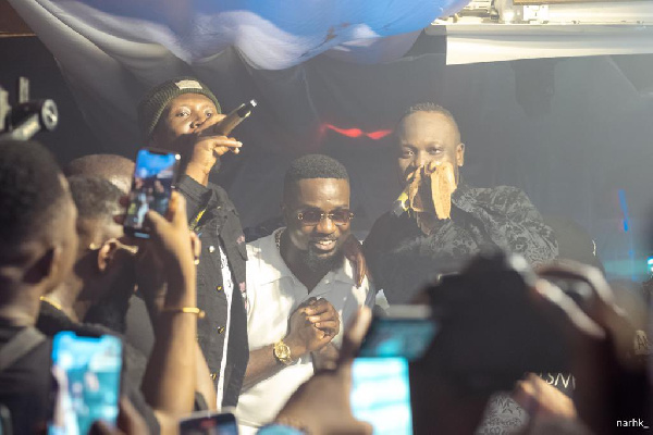 Sarkodie with Joe Frazier, Okomfour Kwaadee, others