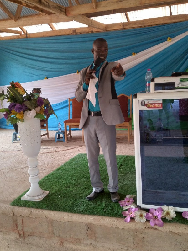 Pastor of Living Grace Ministry International (LGMI), Reverend Isaac Hinneh