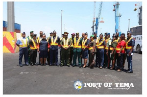 Students of the Zambian Defence Services Command and Staff College with Ghanaian counterparts