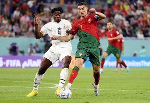 Cristiano Ronaldo falls despite Salisu making no contact