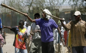 It took the intervention of Nii Tackie Teiko Tsuru II to calm the angry youth.