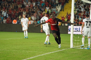 Raman Chibsah celebrating his goal for Gazisehir Gaziantep