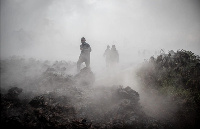 Residents flee from volcano eruption