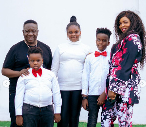 Mr Ibu And Family 