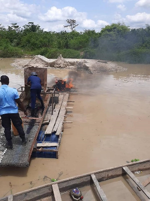 Police burning a chanfan machine