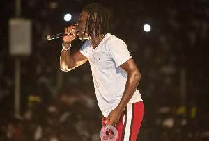 Stonebwoy Dances To Shatta Music