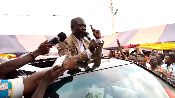 Residents of Somanya, Odumase mob GUM leader