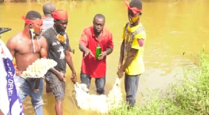 The delegates made a lamb sacrifice at the Offinso River in the Ashanti region