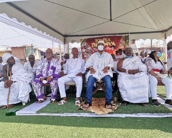 A photo of some dignitaries at the event