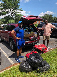 Sampson Ahinakwah has donated tennis equipments to the Tennis Foundation Ghana