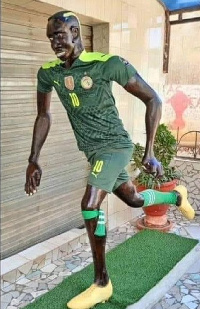 A photo of Sadio Mane's statue