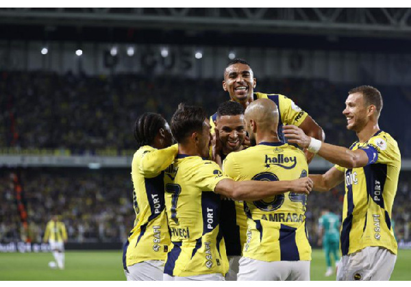 Alexander Djiku shares a moment with teammates after securing a 2-0 win against Bodrumspor