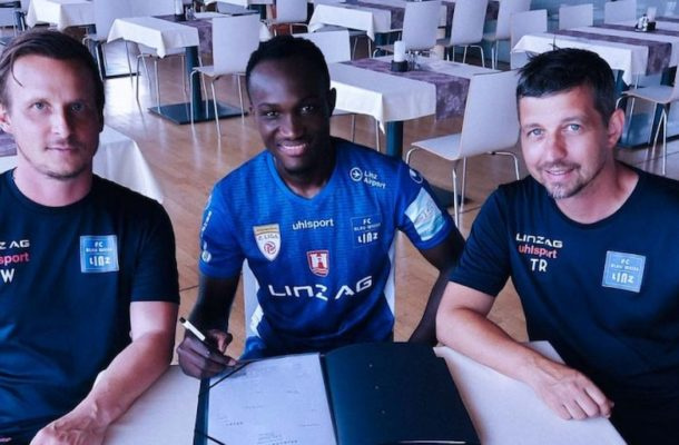 Dwamena (middle) signed a contract until 2023, with an option for an additional year