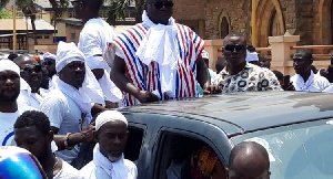 Nii Lante Bannerman in the midst of a crowd