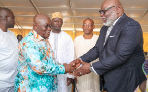 Akufo-Addo meets T.D. Jakes at an event in 2017