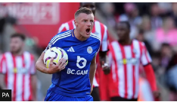 Leicester City striker Jamie Vardy celebrates after equalising against Southampton