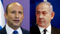 Naftali Bennett (hagu) tare da Firaministan Isra'ila Benjamin Netanyahu