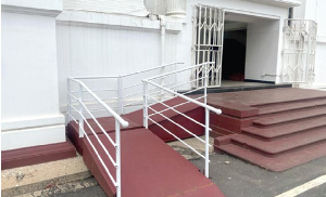 Wheelchair ramps at two main entrances to the Supreme Court building