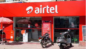 A front view of an Airtel shop