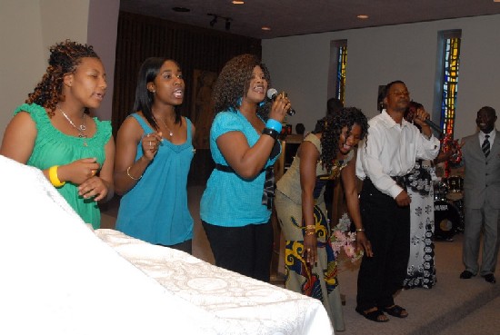 Sunday praise team—Praise and adoration continued till the last day of 
the program. These brothers and sisters led the congregation with powerful 
choruses that moved mountains away.