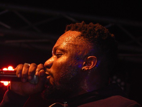 Paedae aka Omar Sterling ignites the place with his solo tunes