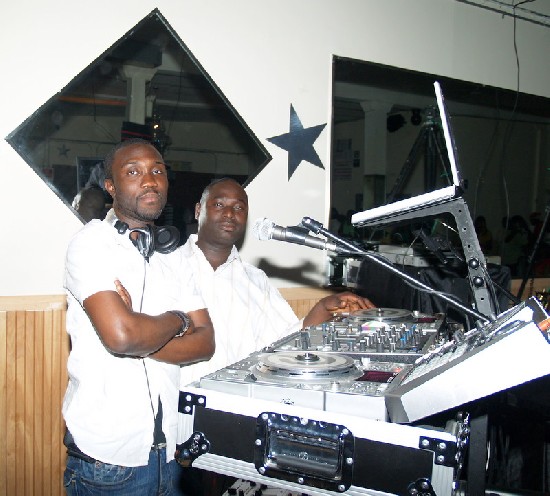 Super heavy hitters - DJ Ronnie & DJ Dynamic unleashing latest mixes