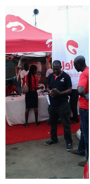 Airtel Adom Praiz team interacting with some customers