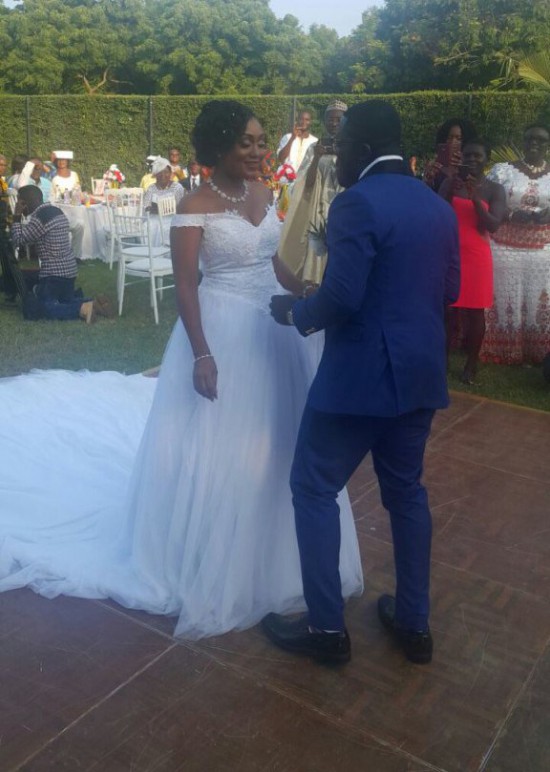 Bride and groom showing their dancing steps