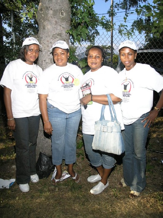 Members of Daughters of Glorious Jesus posed with Julie from Living Bread