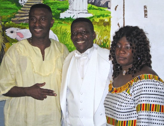 DJ Daddy Osei, Mathias and wife of the pioneer heavy hitter pose