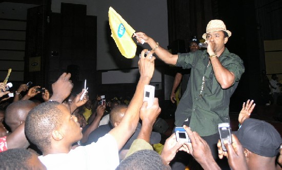 Shaggy thrilling fans