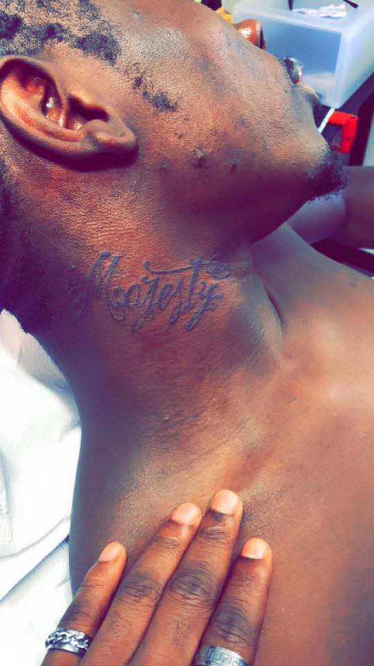 Shatta Wale tattoos son's name on his neck