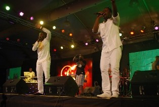 Kwabena Kwabena & Asem blasts the stage with <em>bye bye</em> performance @ <em>'I love ma life concert'</em>