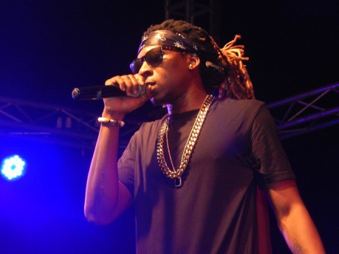 Mugeez of R2Bees soaks some sweet tunes with his melody