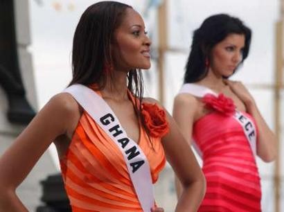 Menaye Donkor, Miss Ghana 2004 and Valia Kakouti, Miss Greece 2004, pre-tape their introduction for the 2004 Miss Universe Pageant in Guayaquil, Ecuador, May 17, 2004. They will compete for the title of Miss Universe 2004 during the 53rd annual Miss Universe competition in Quito, Ecuador on June 1, 2004.