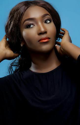 Rising actress Nella Sparks stuns in new photos