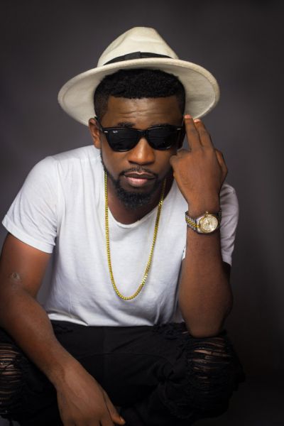 Bisa Kdei looks dapper in promo photos