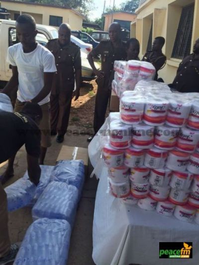 Kwaw Kese donates to Ho Prisons