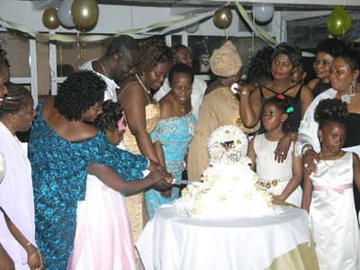 Cake cutting moment