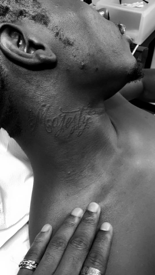 Shatta Wale tattoos son's name on his neck