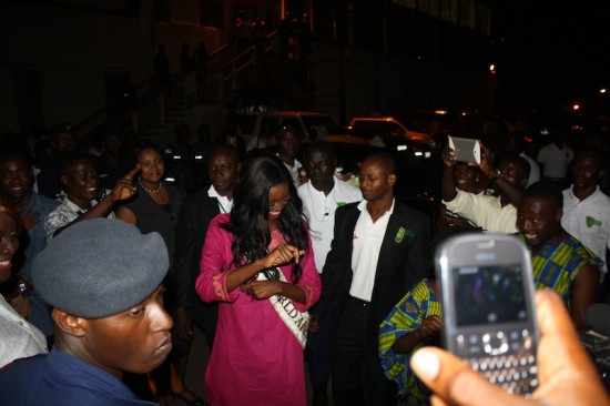 <em>Naa Okailey Shooter with fans at the Kotoka International Airport</em>