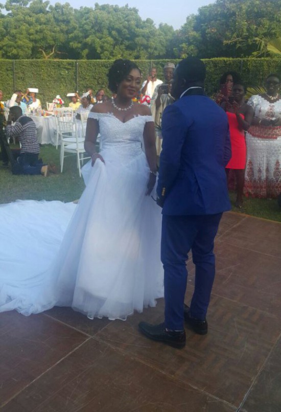 Bride and groom showing their dancing steps