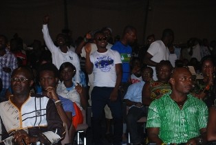 People go crazy as Mc mix with fans @ <em>'I love ma life concert'</em>