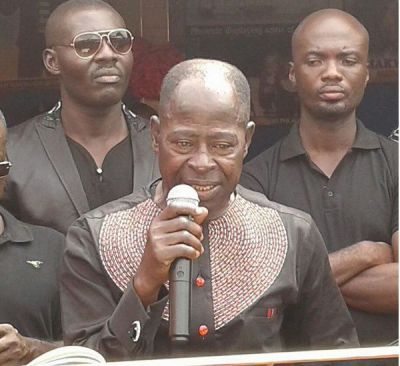 Photos: Amakye Dede can’t stop crying at late manager's funeral