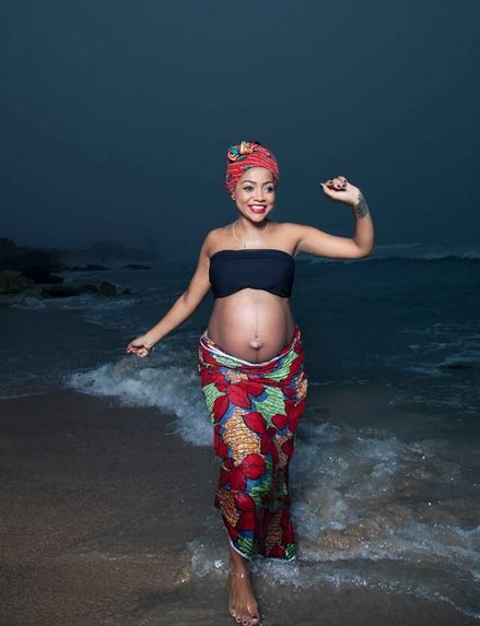 Actress Baroudi shows off baby bump